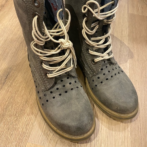 ROXY slip on boots - Picture 2 of 4